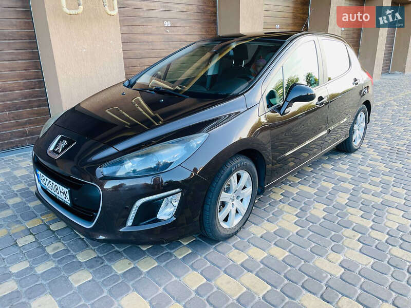 Хэтчбек Peugeot 308 2012 в Виннице