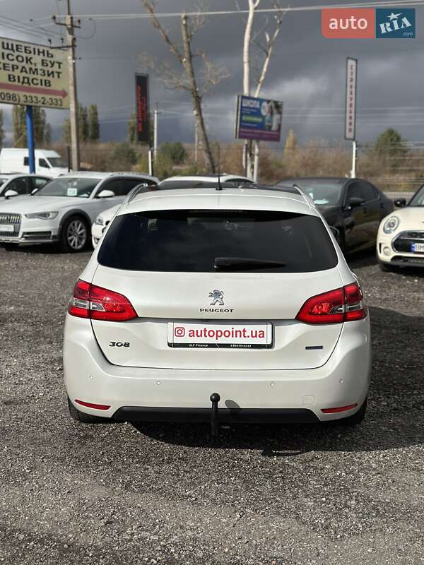 Універсал Peugeot 308 2015 в Білогородці