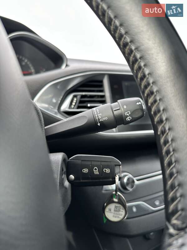 Універсал Peugeot 308 2015 в Білогородці