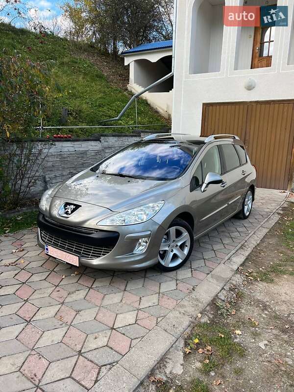Универсал Peugeot 308 2010 в 