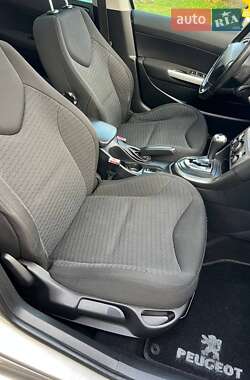 Универсал Peugeot 308 2010 в 