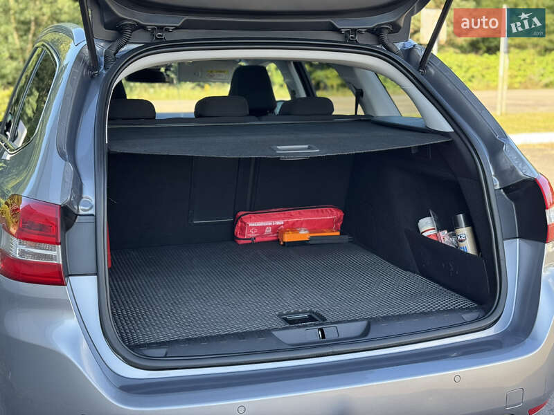 Універсал Peugeot 308 2015 в Рівному