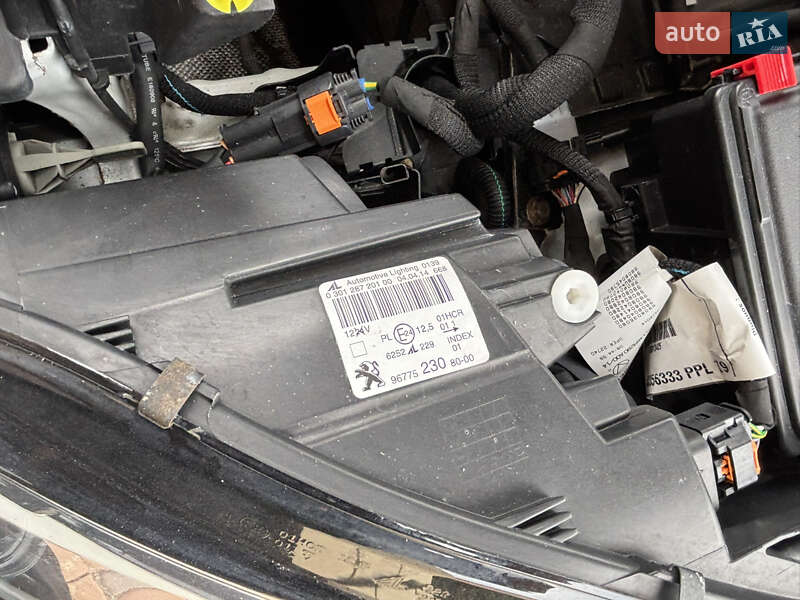 Универсал Peugeot 308 2014 в Житомире фото 46 Универсал Peugeot 308 2014 в Житомире