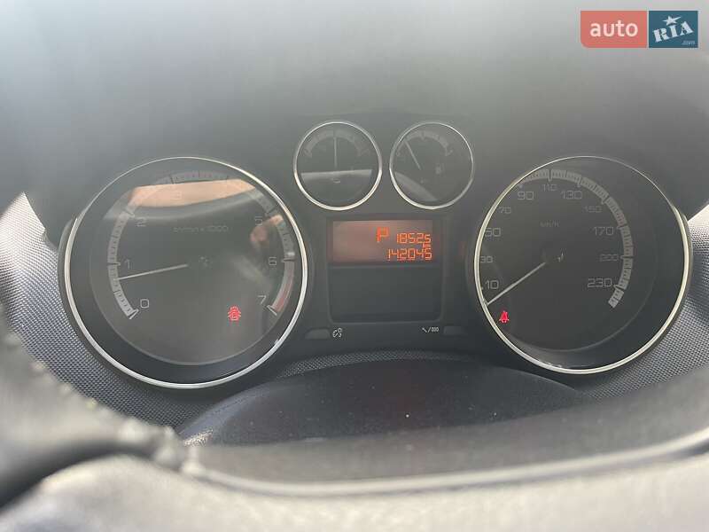 Хэтчбек Peugeot 308 2012 в Киеве