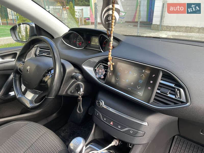 Универсал Peugeot 308 2018 в Львове