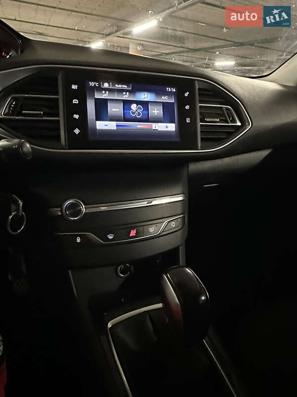 Универсал Peugeot 308 2016 в Киеве фото 18 Универсал Peugeot 308 2016 в Киеве