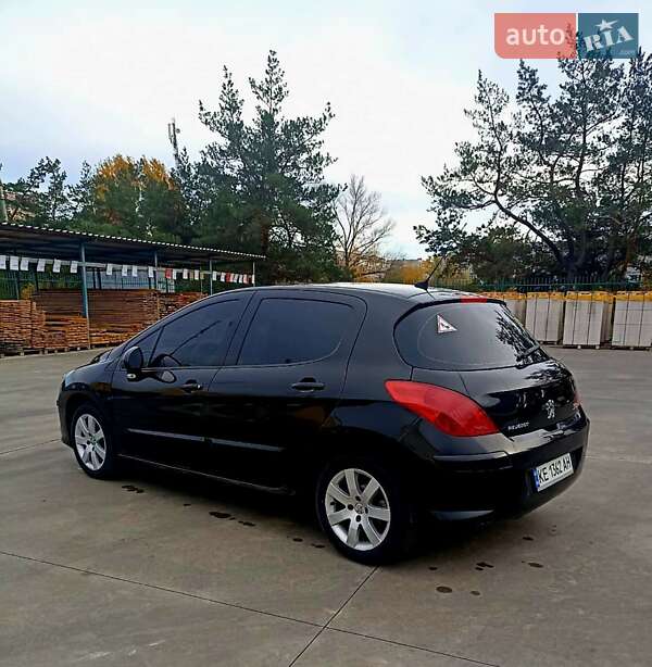 Хэтчбек Peugeot 308 2010 в Павлограде