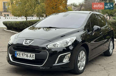 Хэтчбек Peugeot 308 2012 в Каменском