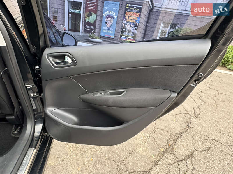 Хетчбек Peugeot 308 2012 в Кам'янському