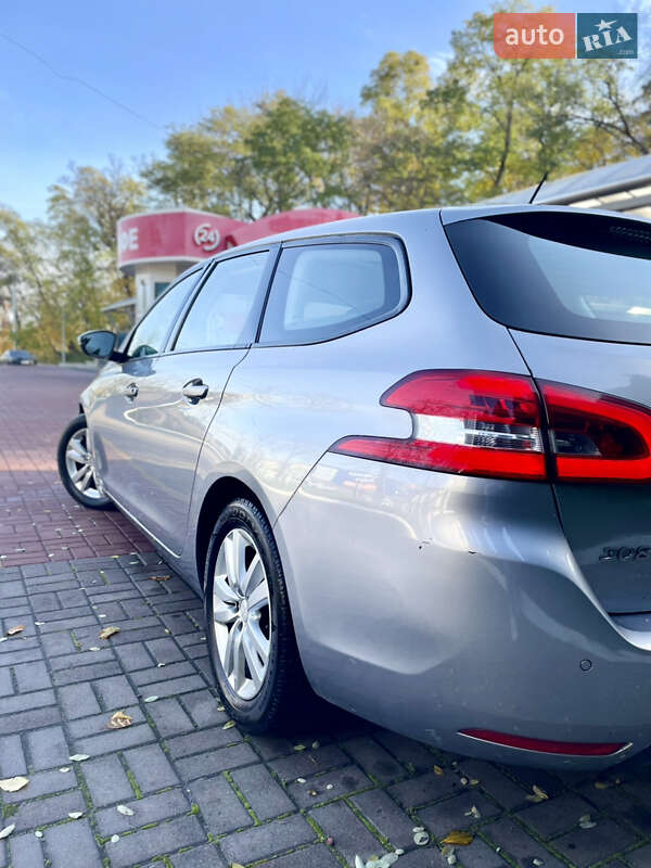 Универсал Peugeot 308 2015 в Киеве фото 18 Универсал Peugeot 308 2015 в Киеве