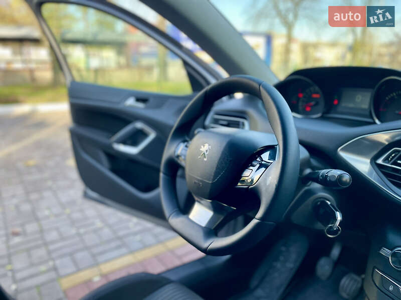 Универсал Peugeot 308 2015 в Киеве фото 26 Универсал Peugeot 308 2015 в Киеве