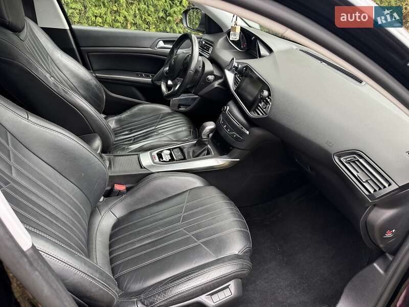 Хэтчбек Peugeot 308 2014 в Львове