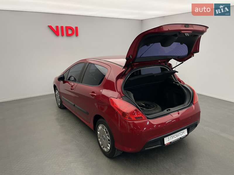 Хэтчбек Peugeot 308 2011 в Киеве