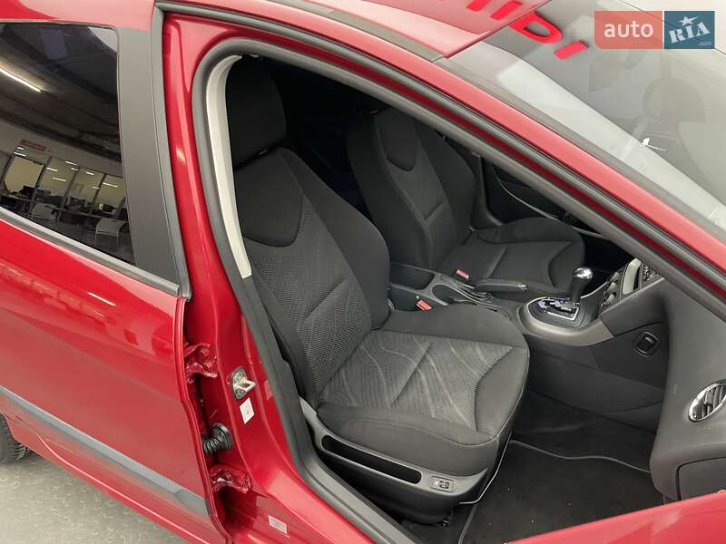 Хэтчбек Peugeot 308 2011 в Киеве