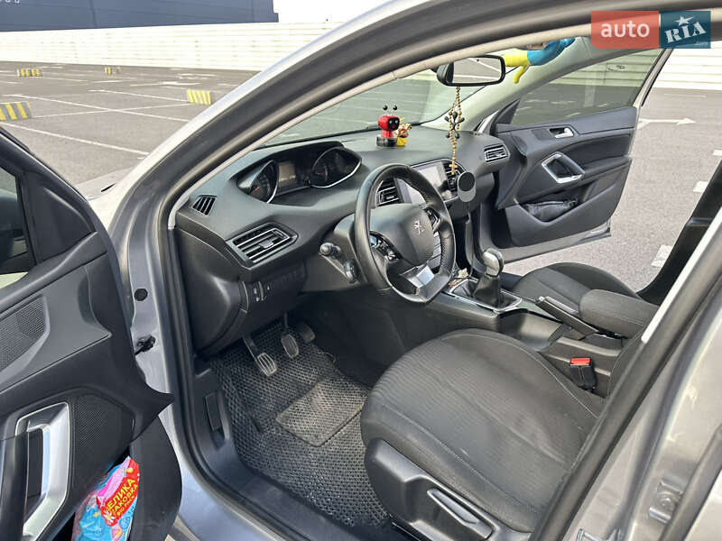 Универсал Peugeot 308 2016 в Львове