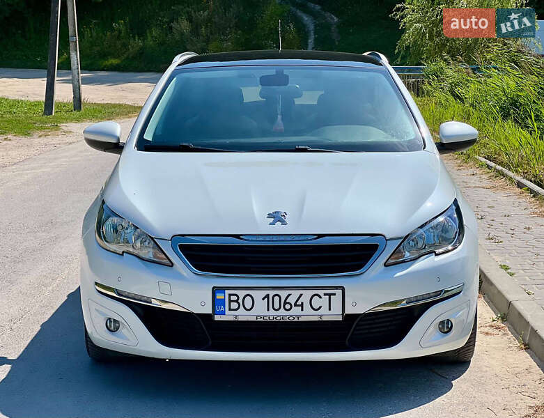 Универсал Peugeot 308 2015 в Шумске