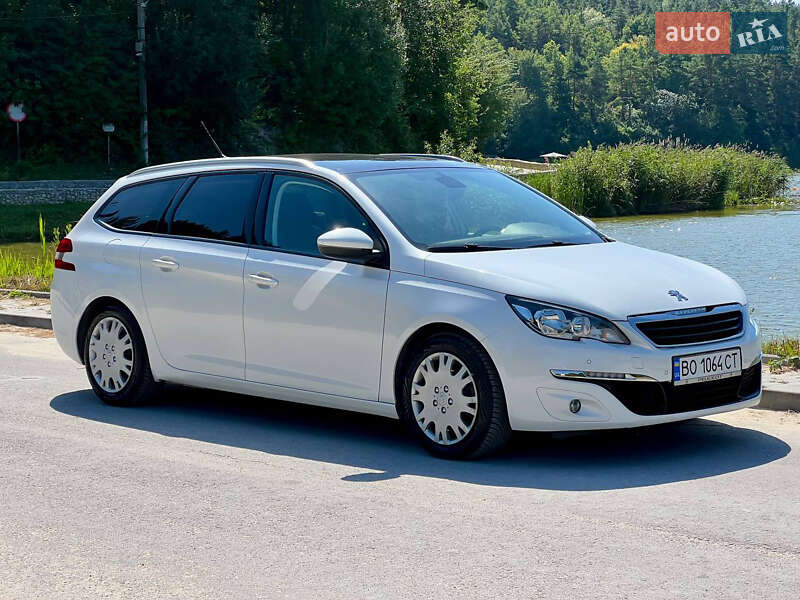 Универсал Peugeot 308 2015 в Шумске