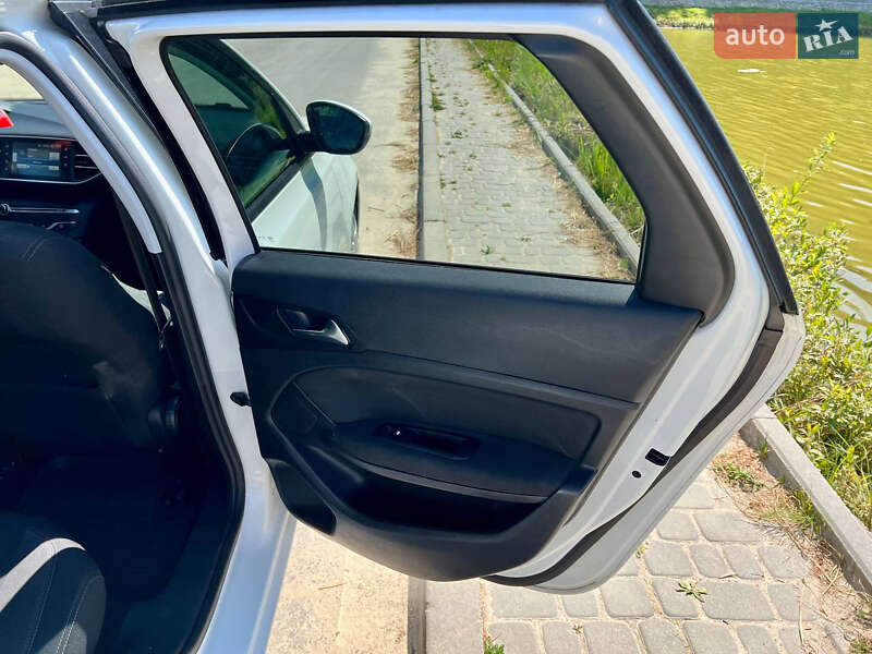 Универсал Peugeot 308 2015 в Шумске