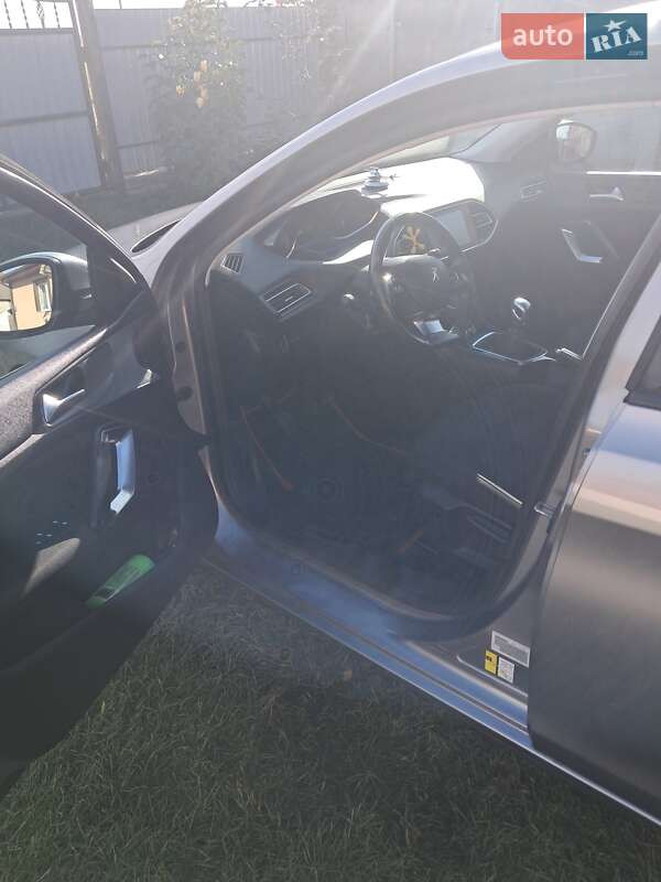 Универсал Peugeot 308 2014 в Дубно