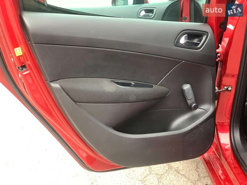 Хэтчбек Peugeot 308 2010 в Виннице