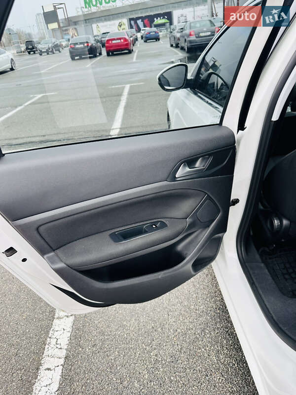 Универсал Peugeot 308 2014 в Киеве фото 20 Универсал Peugeot 308 2014 в Киеве