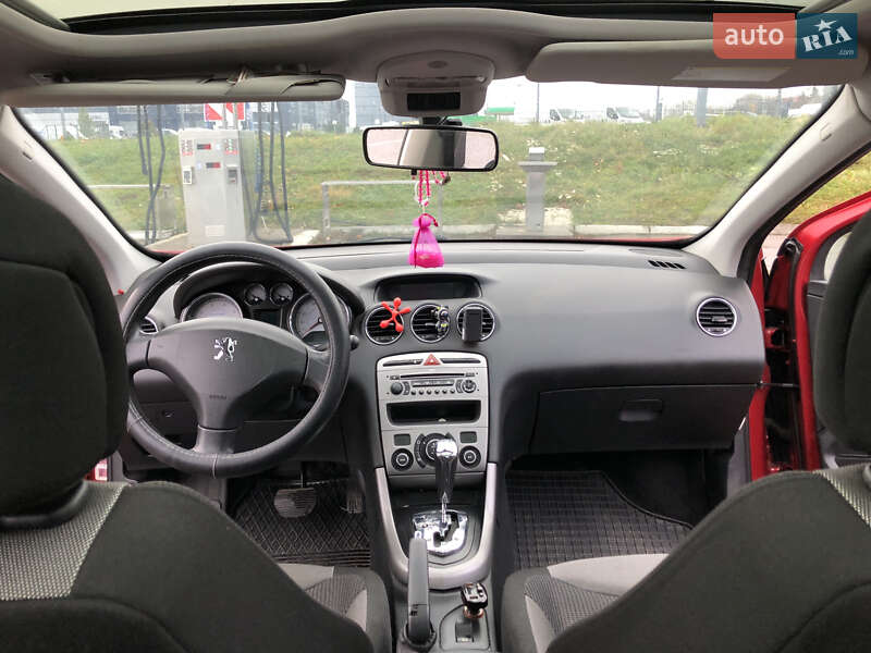 Хэтчбек Peugeot 308 2008 в Львове