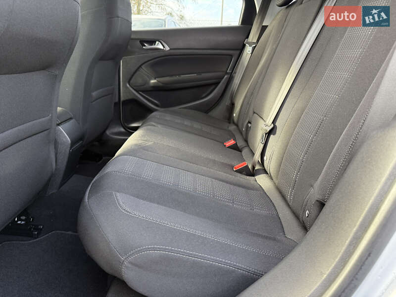 Універсал Peugeot 308 2015 в Рівному