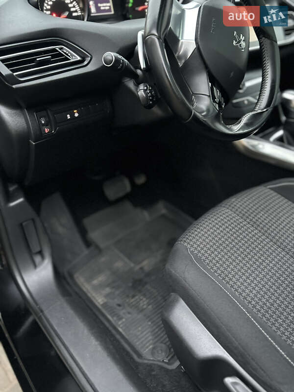 Универсал Peugeot 308 2019 в Львове фото 24 Универсал Peugeot 308 2019 в Львове