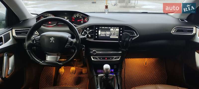 Универсал Peugeot 308 2015 в Боярке