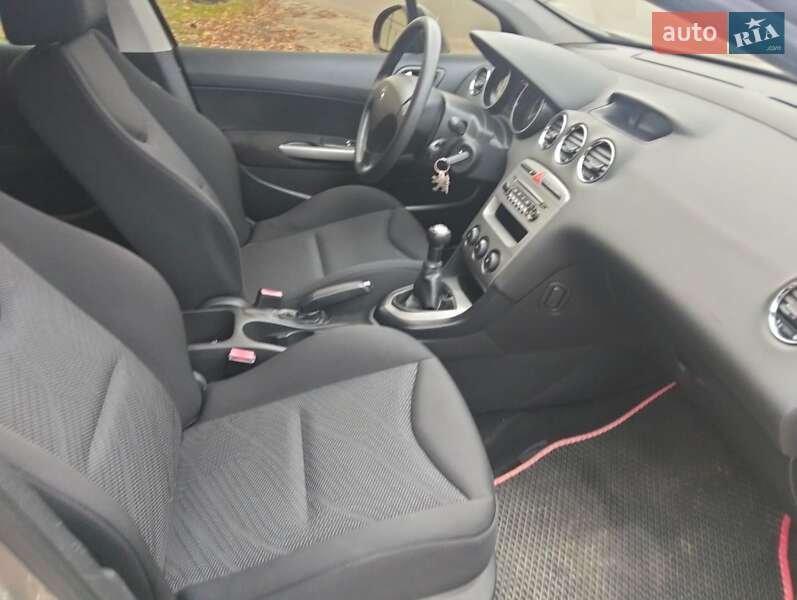 Хэтчбек Peugeot 308 2011 в Сумах фото 24 Хэтчбек Peugeot 308 2011 в Сумах