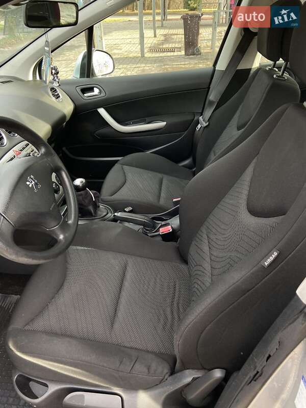 Универсал Peugeot 308 2009 в Дубно