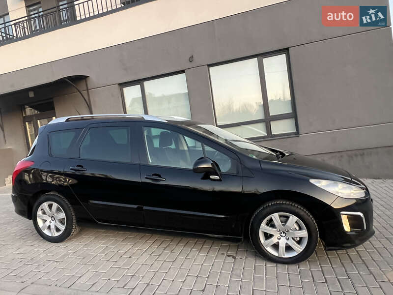 Универсал Peugeot 308 2011 в Тернополе