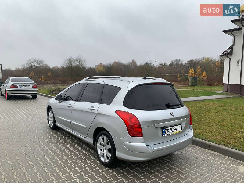 Универсал Peugeot 308 2010 в Ровно