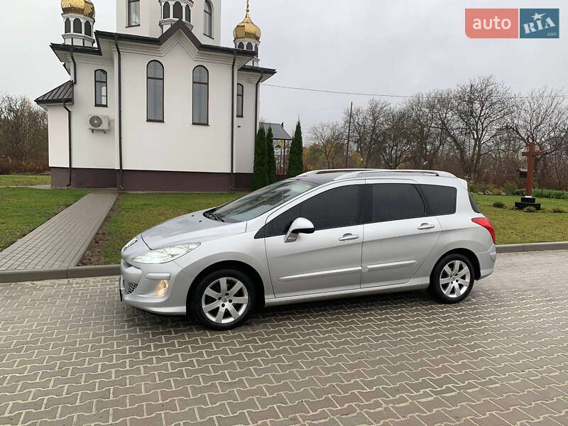Универсал Peugeot 308 2010 в Ровно