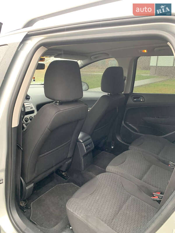 Универсал Peugeot 308 2010 в Ровно