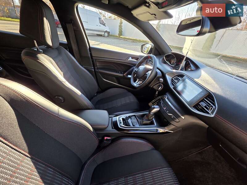 Хэтчбек Peugeot 308 2017 в Ивано-Франковске