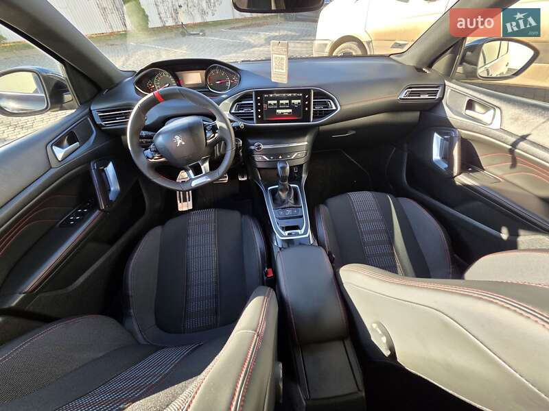 Хэтчбек Peugeot 308 2017 в Ивано-Франковске