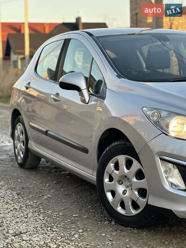 Хэтчбек Peugeot 308 2011 в Коломые