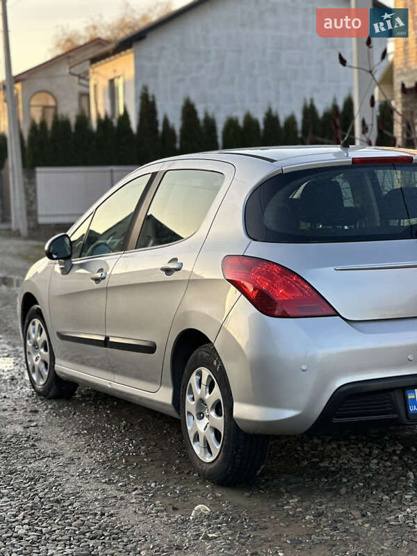 Хэтчбек Peugeot 308 2011 в Коломые