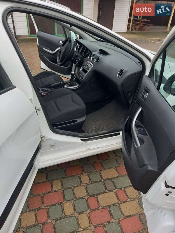 Хэтчбек Peugeot 308 2009 в Шацке