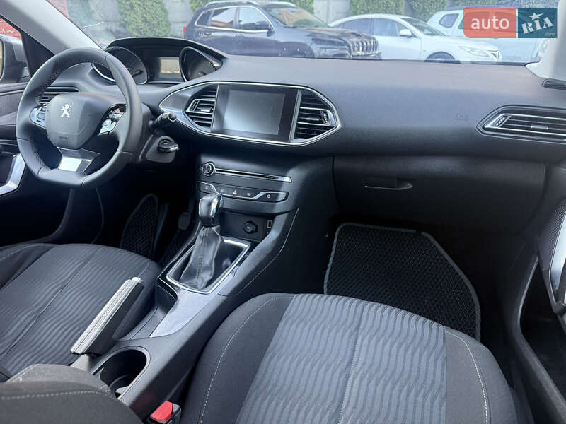 Универсал Peugeot 308 2015 в Ровно