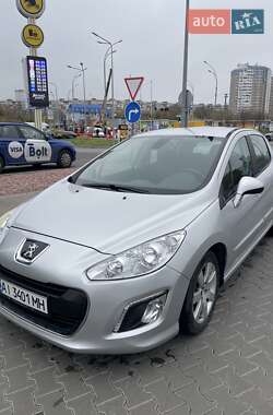 Хетчбек Peugeot 308 2011 в Києві