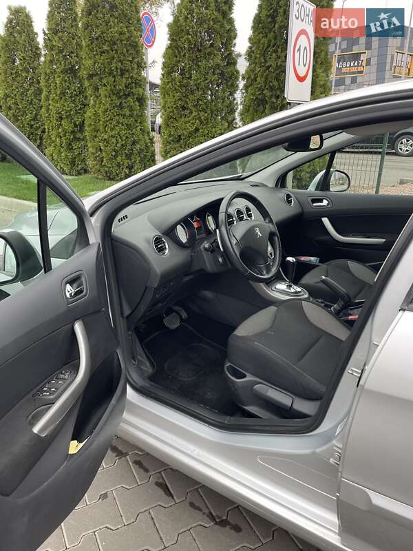 Хэтчбек Peugeot 308 2011 в Киеве