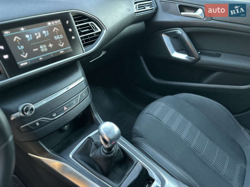 Универсал Peugeot 308 2018 в Бродах