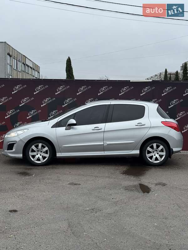 Хэтчбек Peugeot 308 2011 в Сумах