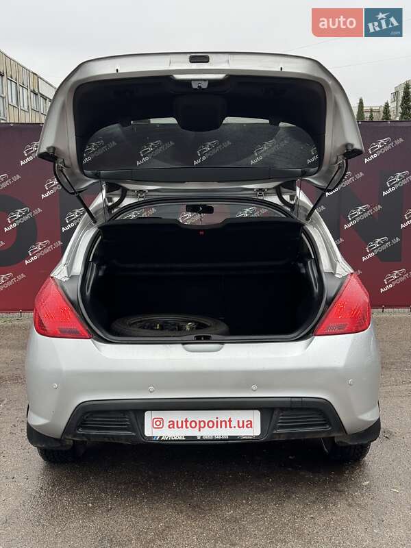 Хэтчбек Peugeot 308 2011 в Сумах