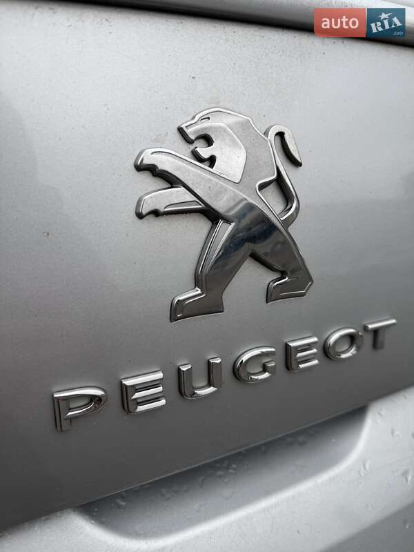 Хэтчбек Peugeot 308 2011 в Сумах