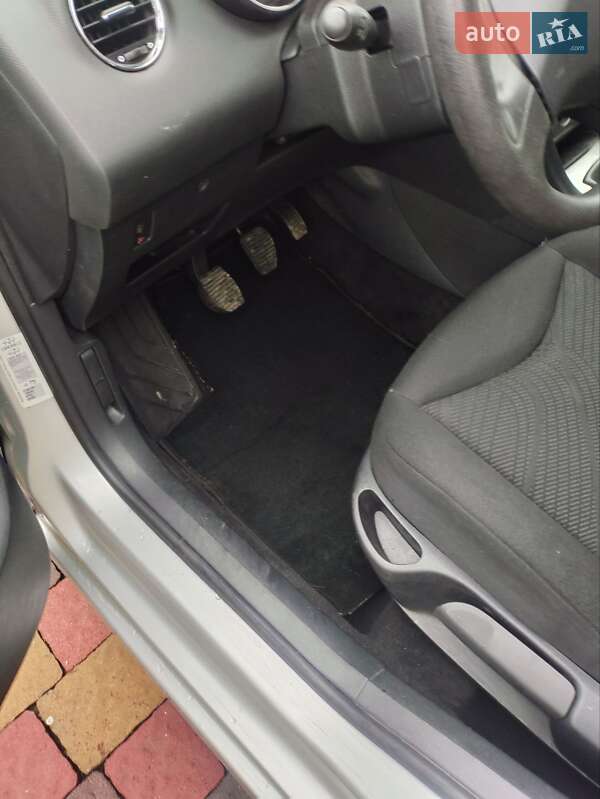 Хэтчбек Peugeot 308 2008 в Луцке фото 13 Хэтчбек Peugeot 308 2008 в Луцке