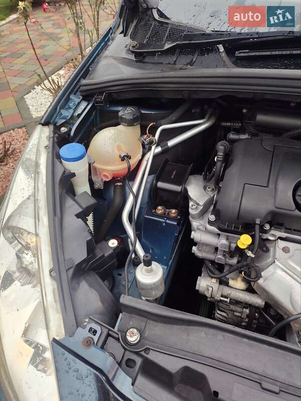 Хэтчбек Peugeot 308 2011 в Луцке