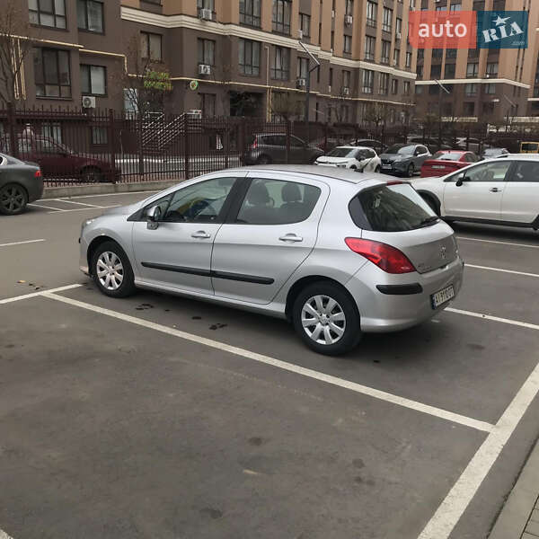 Хэтчбек Peugeot 308 2008 в Киеве